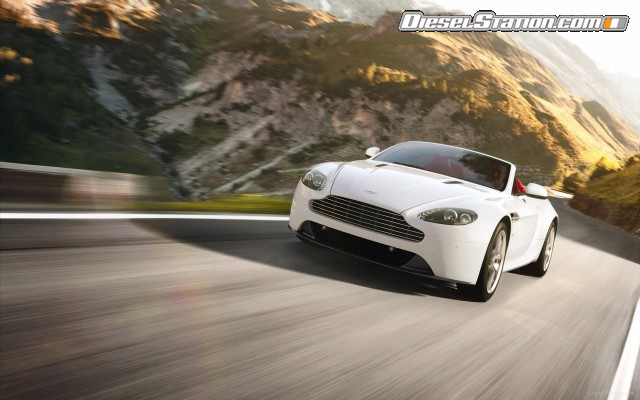 Aston Martin V12 Zagato 2013 Widescreen Picture #17 Aston Martin V12 Zagato 2013 Widescreen Picture #17